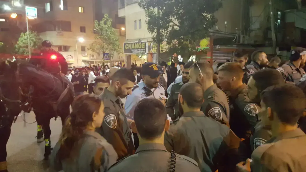 הפגנת חרדים נגד גיוס לצה"ל, בני ברק. פברואר 2017 הפגנת חרדים נגד גיוס לצה"ל, בני ברק. פברואר 2017