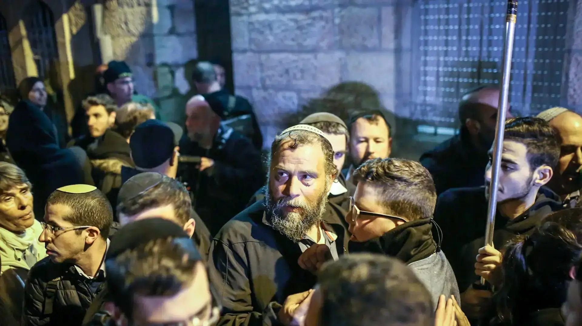 הפגנת פעילי ארגון להב"ה נגד ארגון שוברים שתיקה, מול גלריית ברבור, ירושלים. 8 בפברואר 2017 הפגנת פעילי ארגון להב"ה נגד ארגון שוברים שתיקה, מול גלריית ברבור, ירושלים. 8 בפברואר 2017