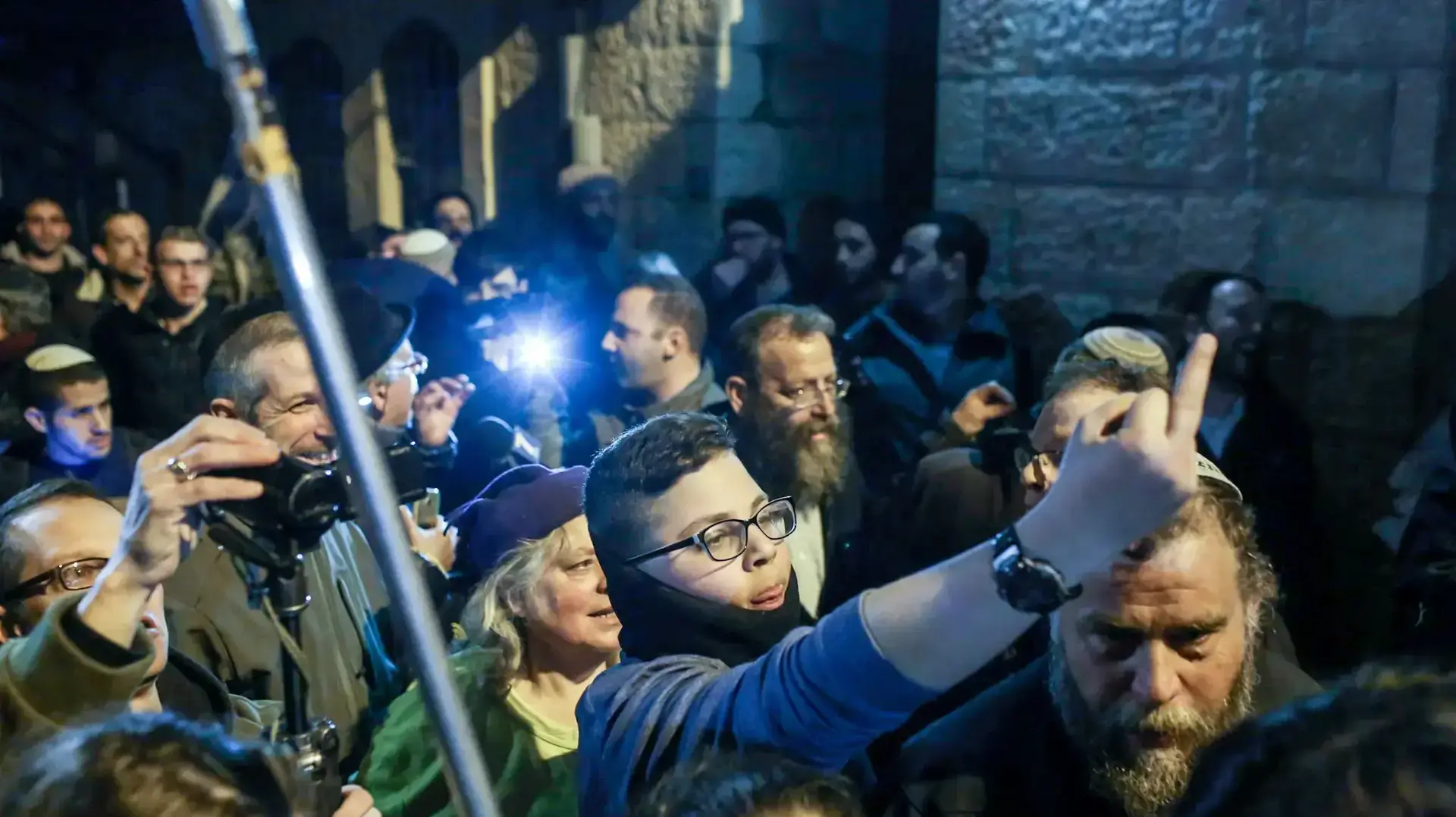 הפגנת פעילי ארגון להב"ה נגד ארגון שוברים שתיקה, מול גלריית ברבור, ירושלים. 8 בפברואר 2017