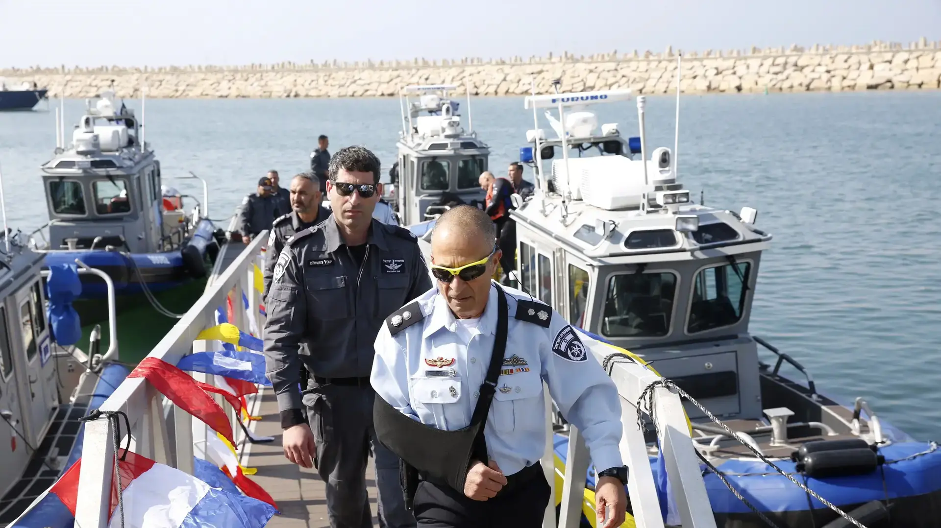 סנ"צ יובל קרטא, מדור שיטור ימי. טקס חניכת סירות משטרה למערך הימי של משטרת ישראל. מרינה הרצליה 9 בפברואר 2017 סנ"צ יובל קרטא, מדור שיטור ימי. טקס חניכת סירות משטרה למערך הימי של משטרת ישראל. מרינה הרצליה 9 בפברואר 2017