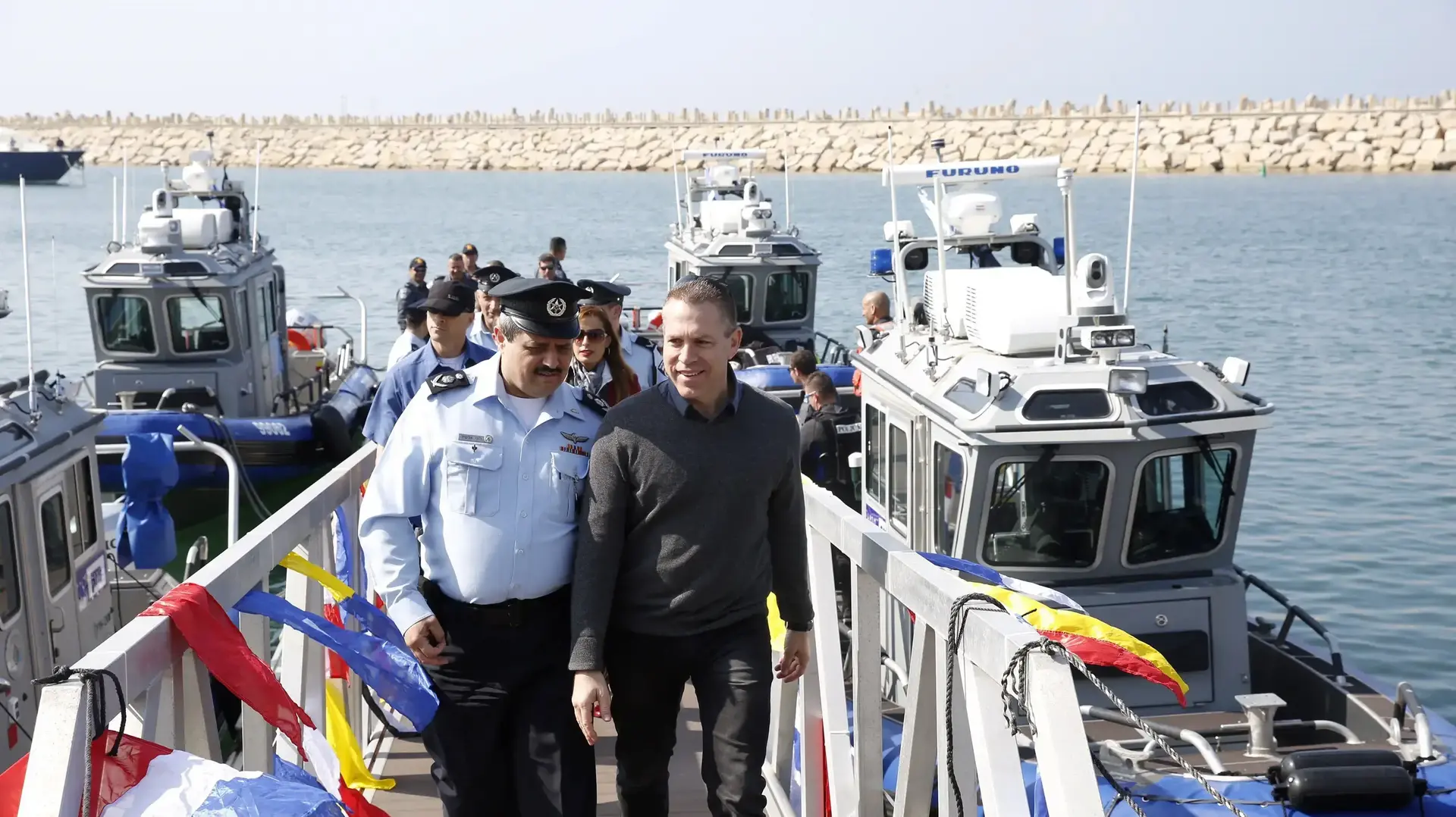 השר לביטחון הפנים גלעד ארדן ומפכ"ל המשטרה רוני אלשיך, טקס חניכת סירות משטרה למערך הימי של משטרת ישראל. מרינה הרצליה 9 בפברואר 2017 השר לביטחון הפנים גלעד ארדן ומפכ"ל המשטרה רוני אלשיך, טקס חניכת סירות משטרה למערך הימי של משטרת ישראל. מרינה הרצליה 9 בפברואר 2017
