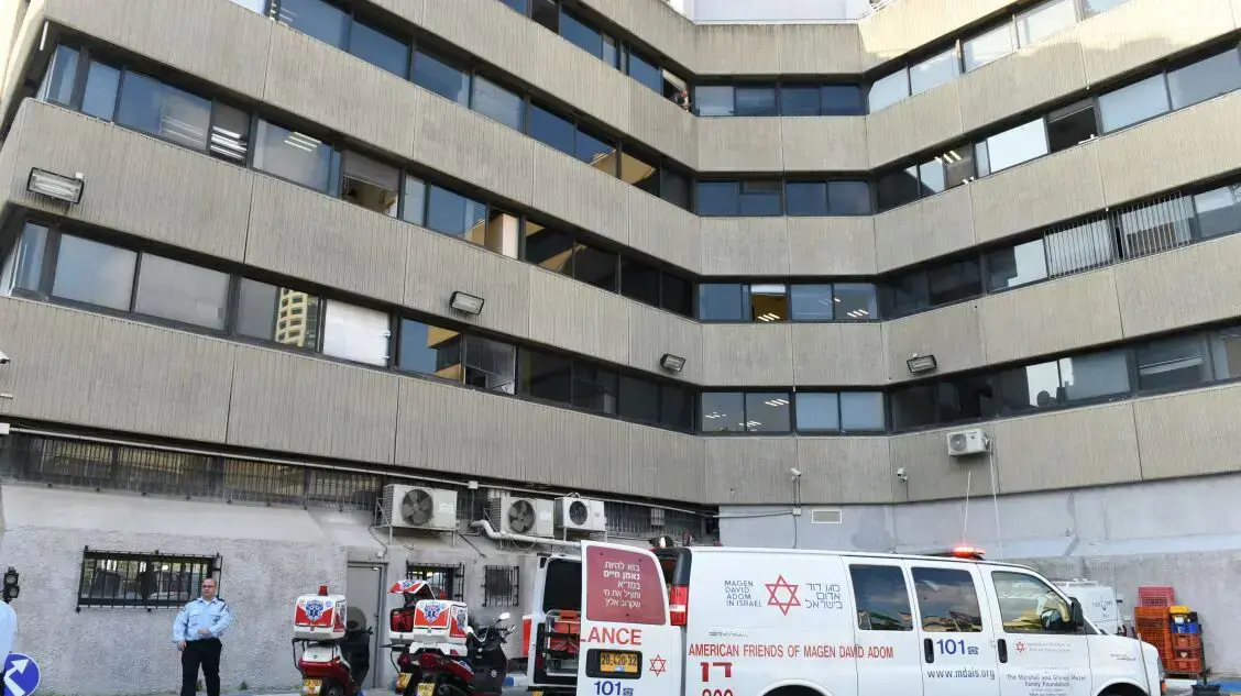 אסיר שקפץ מתחנת המשטרה שרת בדרום תל אביב ונפצע, 9 בפברואר 2017
