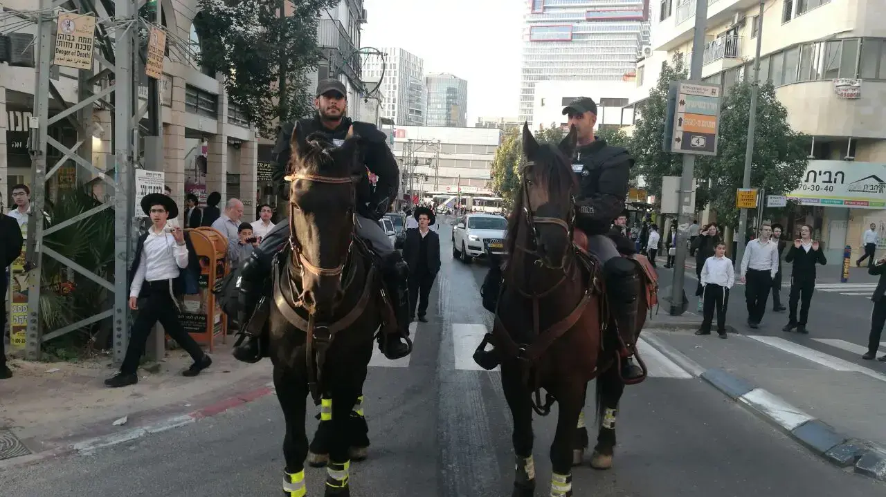 הפגנה של חרדים נגד גיוס לצה"ל בבני ברק, 9 בפברואר 2017 הפגנה של חרדים נגד גיוס לצה"ל בבני ברק, 9 בפברואר 2017