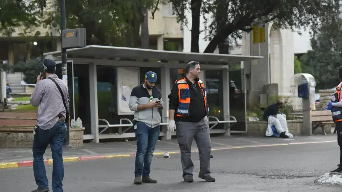 זירת אירוע ירי ברחוב הברון הירש בפתח תקווה, 9 בפברואר 2017 זירת אירוע ירי ברחוב הברון הירש בפתח תקווה, 9 בפברואר 2017