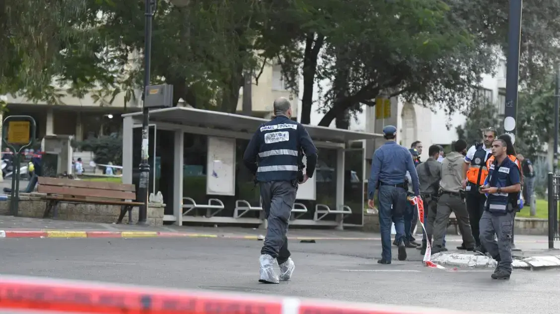 זירת אירוע ירי ברחוב הברון הירש בפתח תקווה, 9 בפברואר 2017 זירת אירוע ירי ברחוב הברון הירש בפתח תקווה, 9 בפברואר 2017