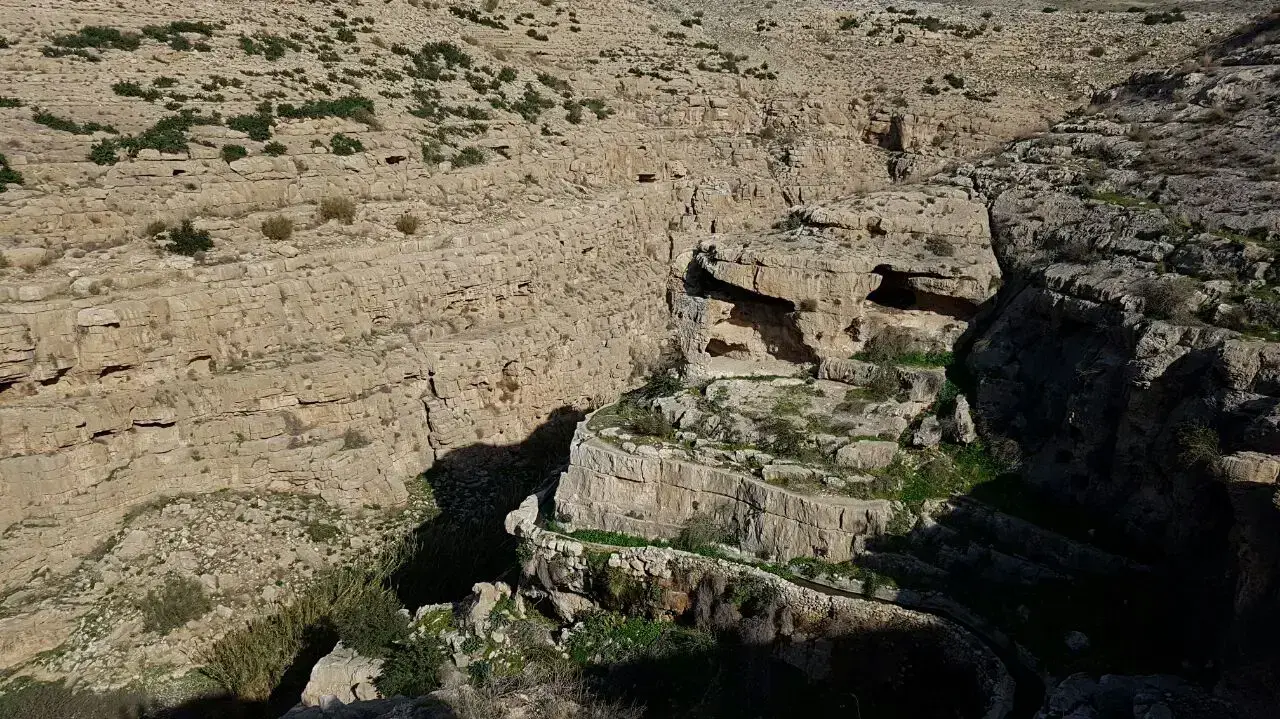 גופת גבר נמצאה בשמורת עין מבוע שבוואדי קלט, באזור ירושלים, 10 בפברואר 2017 גופת גבר נמצאה בשמורת עין מבוע שבוואדי קלט, באזור ירושלים, 10 בפברואר 2017