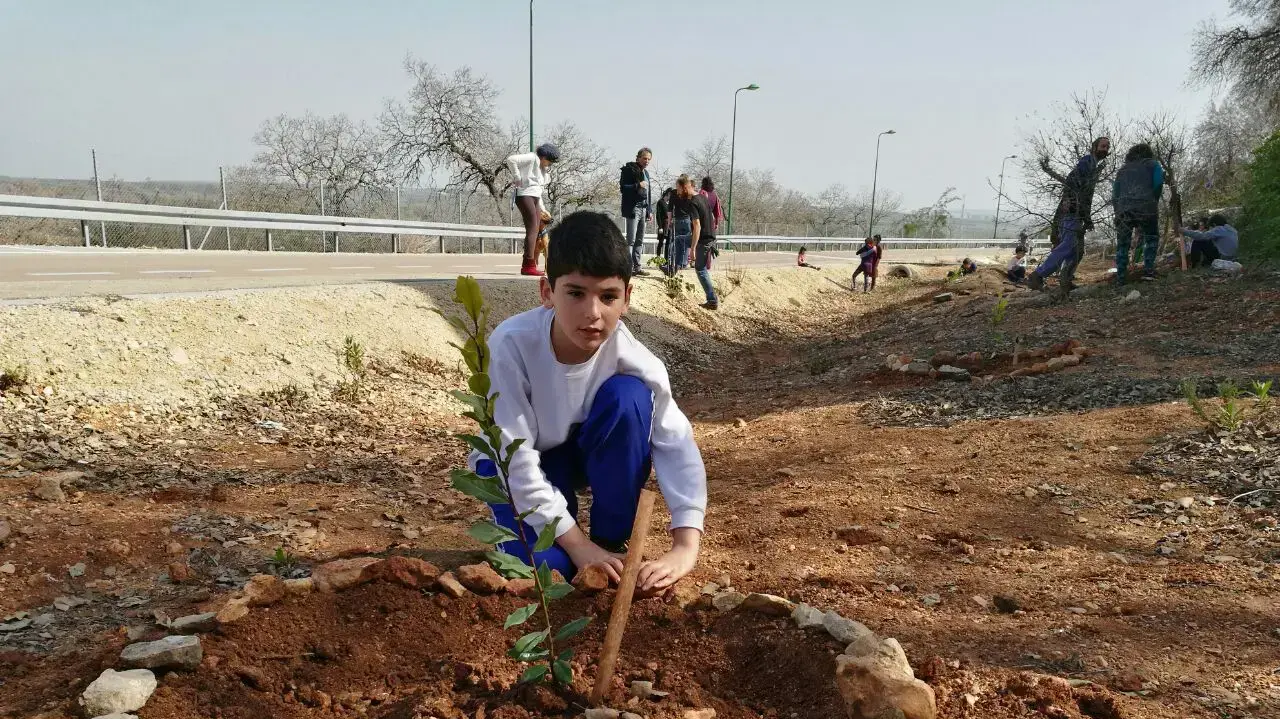 נטיעות לט"ו בשבט בקיבוץ בית קשת שבצפון. 11 בפברואר 2017 נטיעות לט"ו בשבט בקיבוץ בית קשת שבצפון. 11 בפברואר 2017