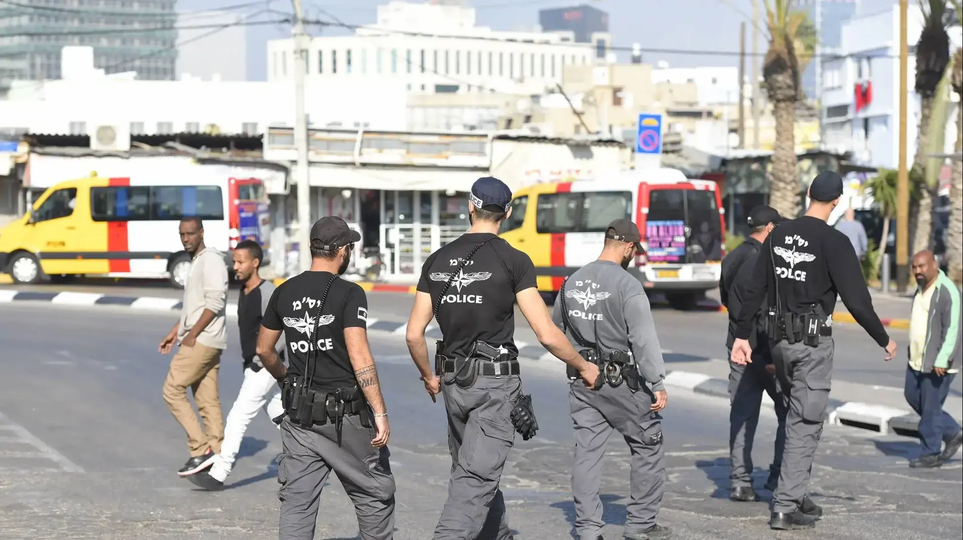 לוחמי יס"מ בסיור באזור התחנה המרכזית בתל אביב, 9 בפברואר 2017