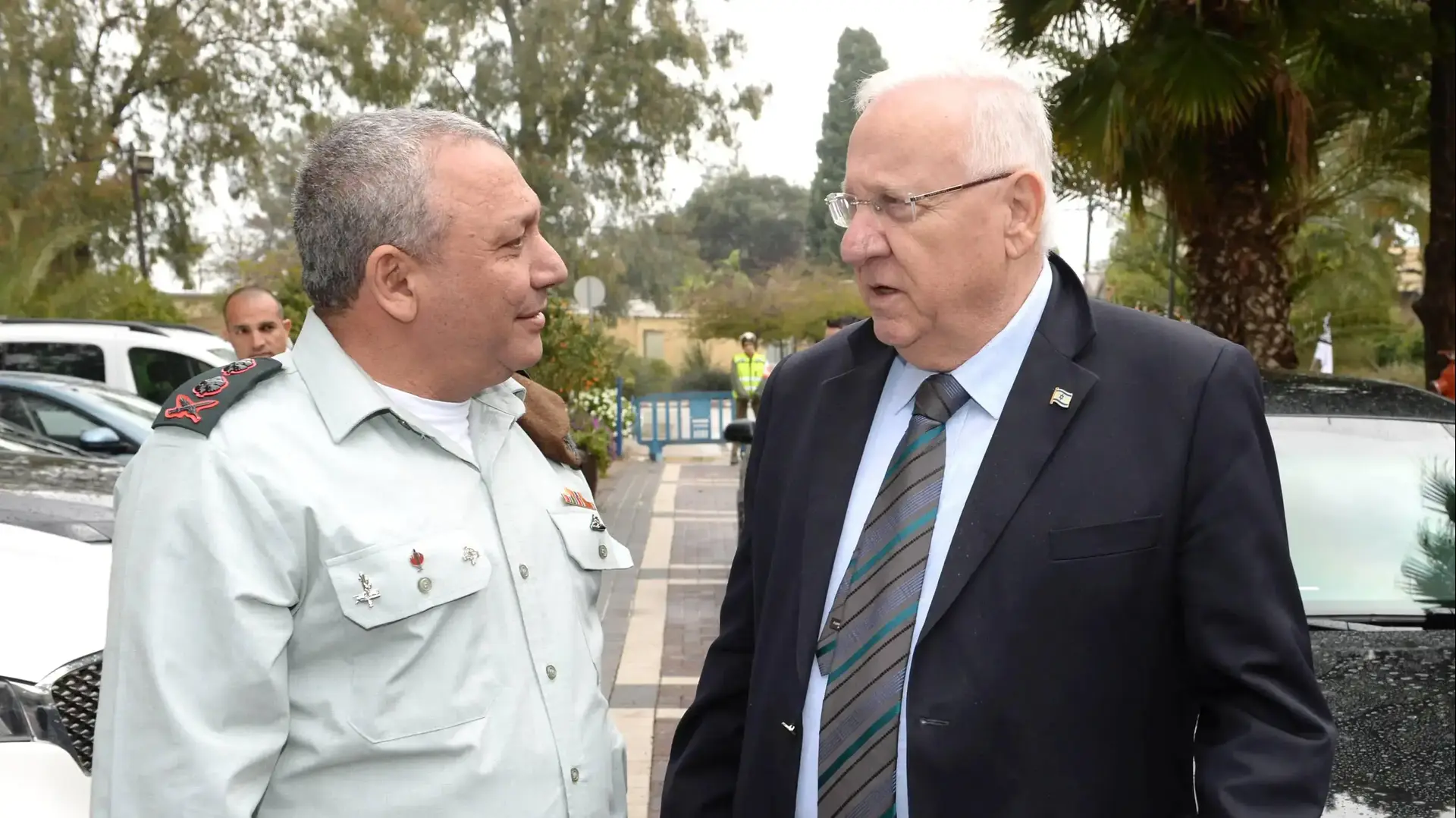 נשיא המדינה ראובן ריבלין והרמטכ"ל גדי איזנקוט בכנס המכללות הצה"לי, 14 בפברואר 2017 נשיא המדינה ראובן ריבלין והרמטכ"ל גדי איזנקוט בכנס המכללות הצה"לי, 14 בפברואר 2017