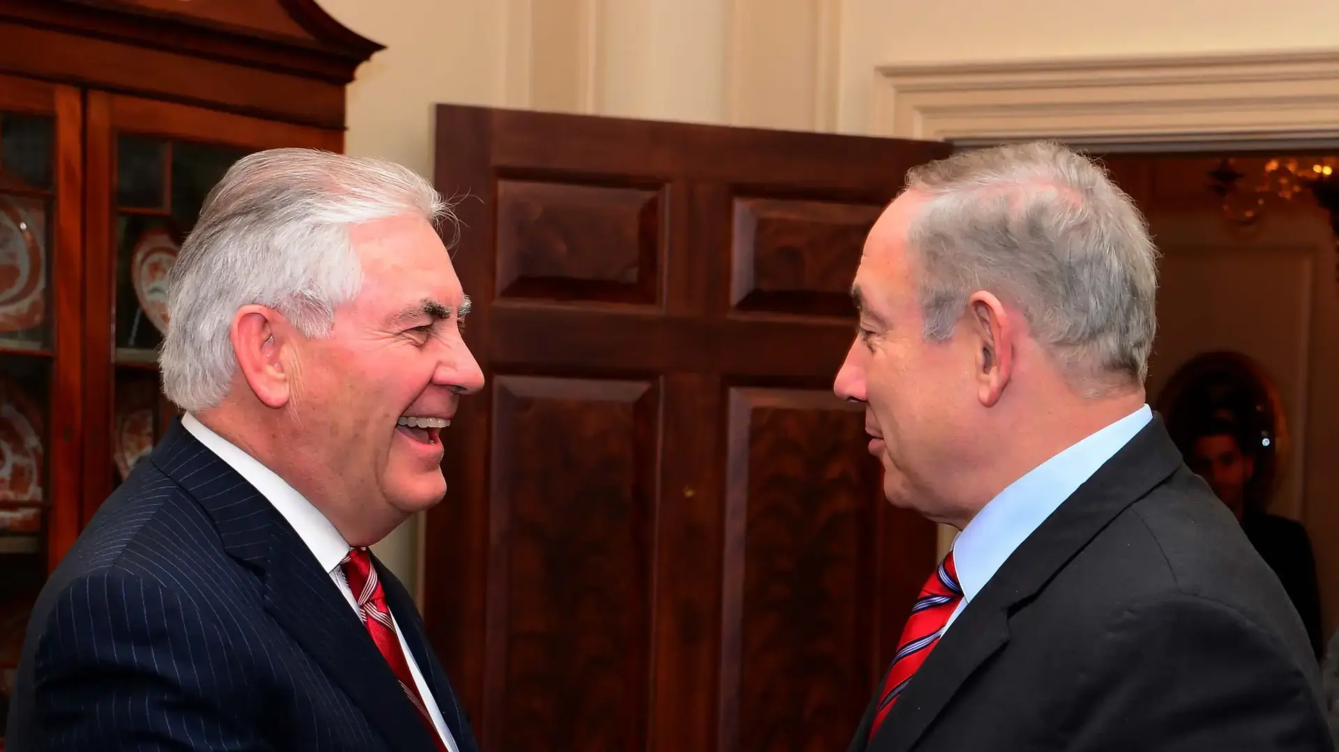 ראש הממשלה בנימין נתניהו ושר החוץ של ארה"ב רקס טילרסון במחלקת המדינה, וושינגטון, 15 בפברואר 2017