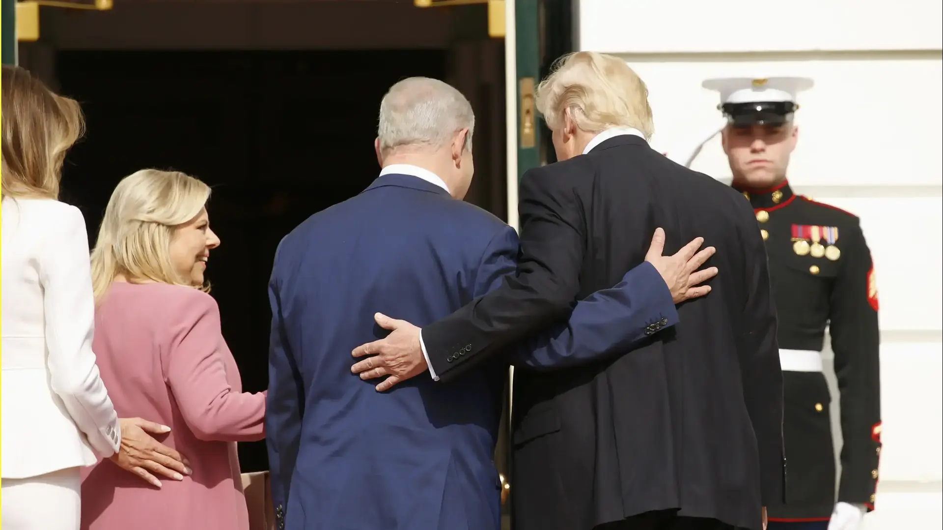 ראש הממשלה בנימין נתניהו ונשיא ארה"ב דונלד טראמפ נפגשים עם רעיותיהם בבית הלבן, 15 בפברואר 2017