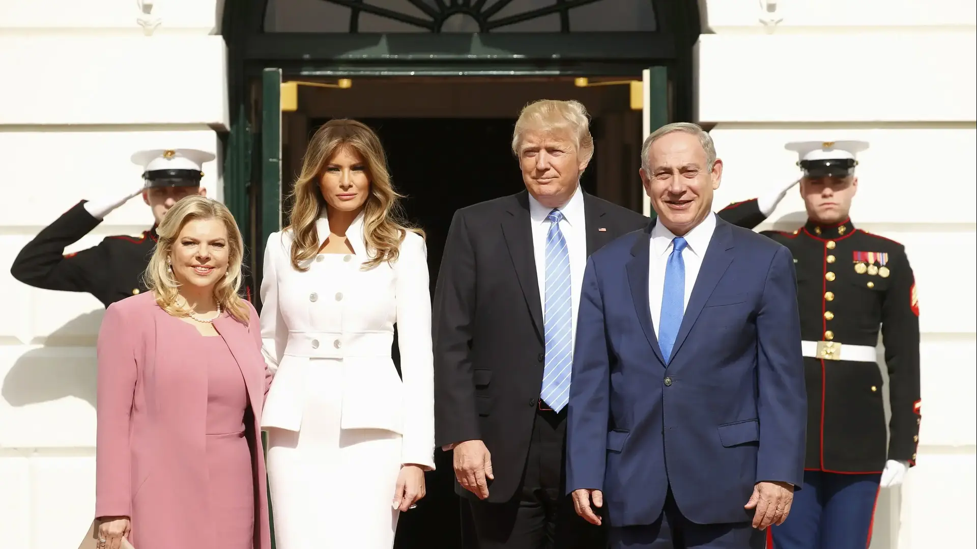 ראש הממשלה בנימין נתניהו ונשיא ארה"ב דונלד טראמפ נפגשים עם רעיותיהם בבית הלבן, 15 בפברואר 2017