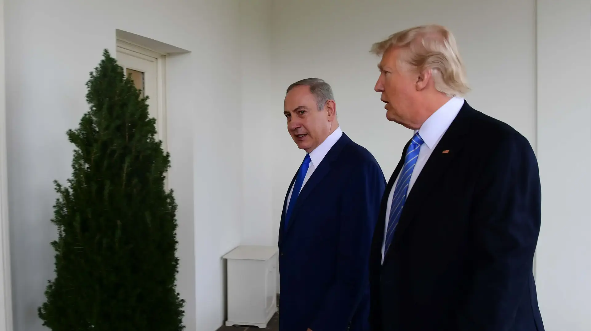 ראש הממשלה בנימין נתניהו ורעייתו שרה בבית הלבן על ידי נשיא ארה"ב דונלד טראמפ ורעיתו, 15 בפברואר 2017