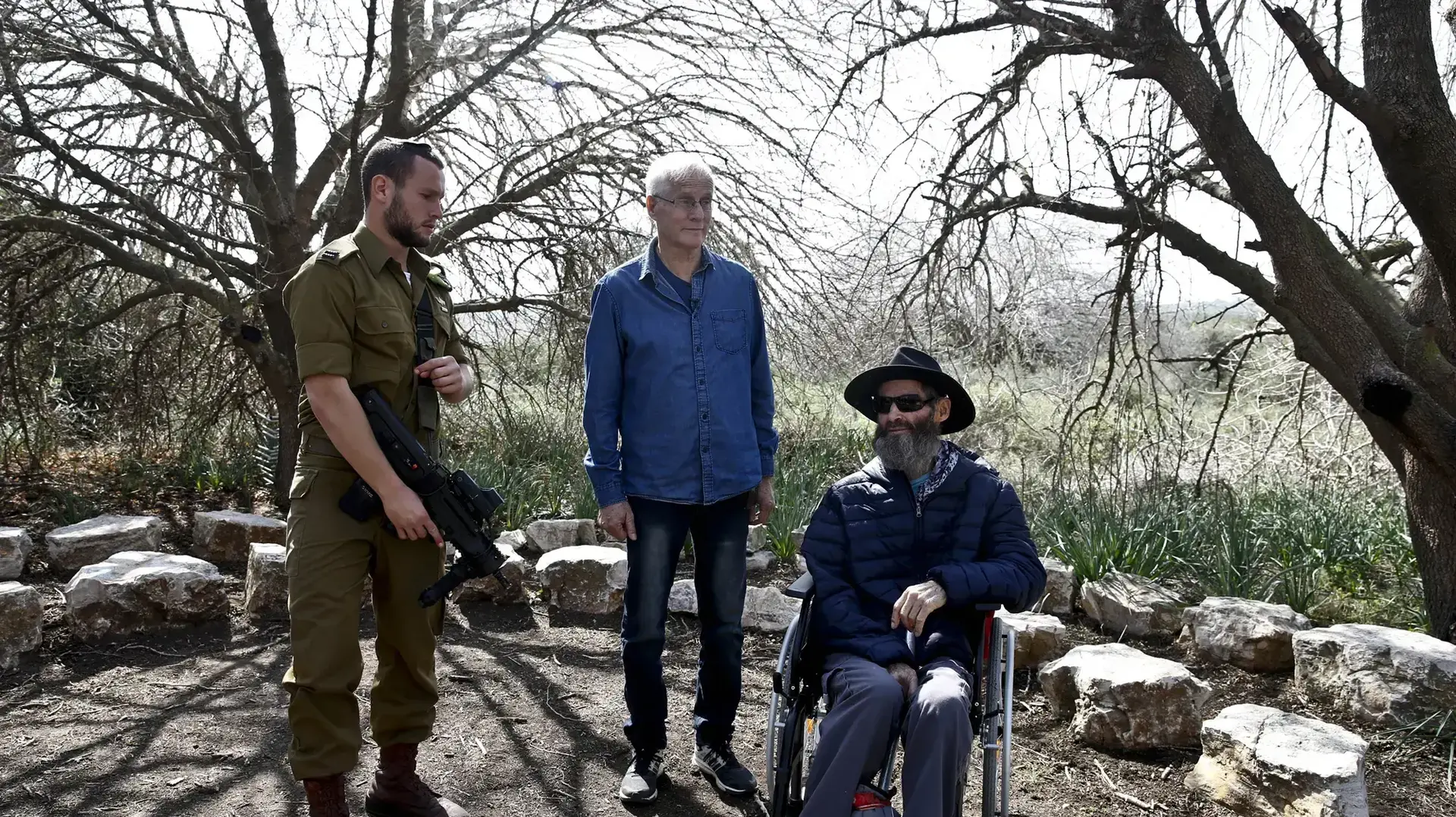 יואב קידר ובועז כיתאן, הורים שבניהם נספו באסון המסוקים, גבעת תום ותומר. פברואר 2017 יואב קידר ובועז כיתאן, הורים שבניהם נספו באסון המסוקים, גבעת תום ותומר. פברואר 2017