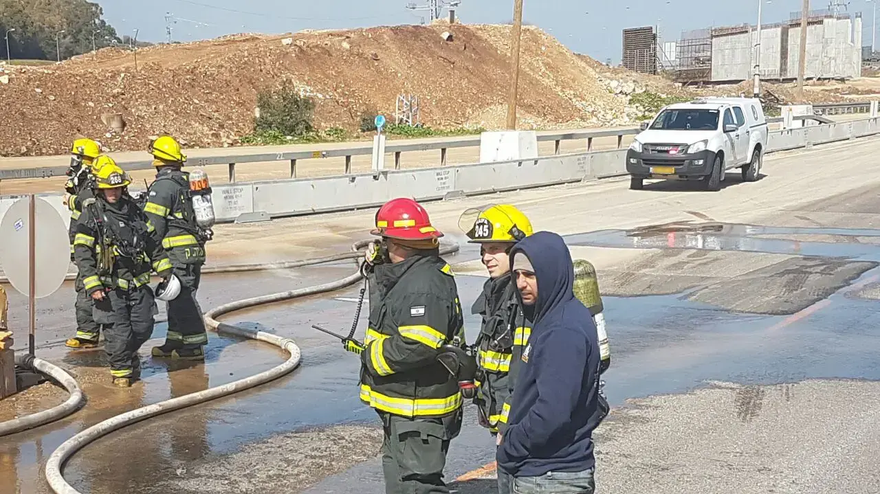 דליפת אמוניה בכביש 70 סמוך ליקנעם. 17 בפברואר 2017 דליפת אמוניה בכביש 70 סמוך ליקנעם. 17 בפברואר 2017