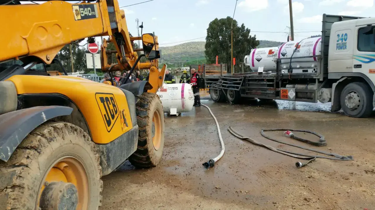 דליפת אמוניה בכביש 70 ליד יקנעם. 17 בפברואר 2017 דליפת אמוניה בכביש 70 ליד יקנעם. 17 בפברואר 2017