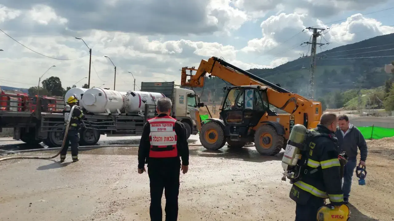 דליפת אמוניה בכביש 70 ליד יקנעם. 17 בפברואר 2017 דליפת אמוניה בכביש 70 ליד יקנעם. 17 בפברואר 2017