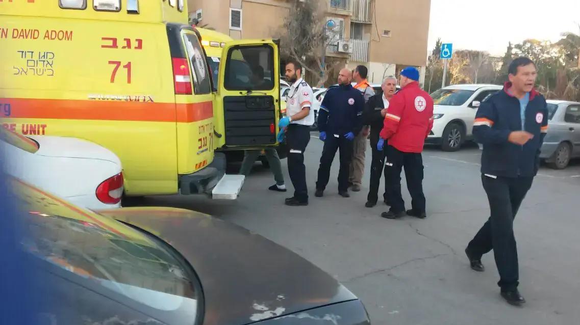 שריפה בבניין מגורים בדימונה, פברואר 2017 שריפה בבניין מגורים בדימונה, פברואר 2017