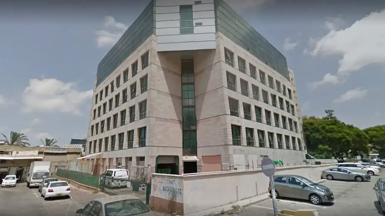 בית האבות "נאות כיפת הזהב" בחיפה בו נחשד כי התעללו אנשי הצוות בחולים קשישים בית האבות "נאות כיפת הזהב" בחיפה בו נחשד כי התעללו אנשי הצוות בחולים קשישים