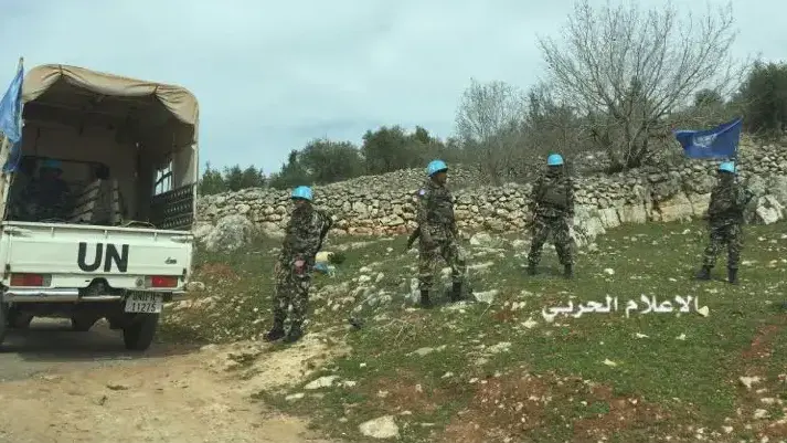 מכשירי ריגול סולאריים בתחום הקו הכחול, אזור מייסל אל ג?בל, לבנון. פברואר 2017 מכשירי ריגול סולאריים בתחום הקו הכחול, אזור מייסל אל ג?בל, לבנון. פברואר 2017