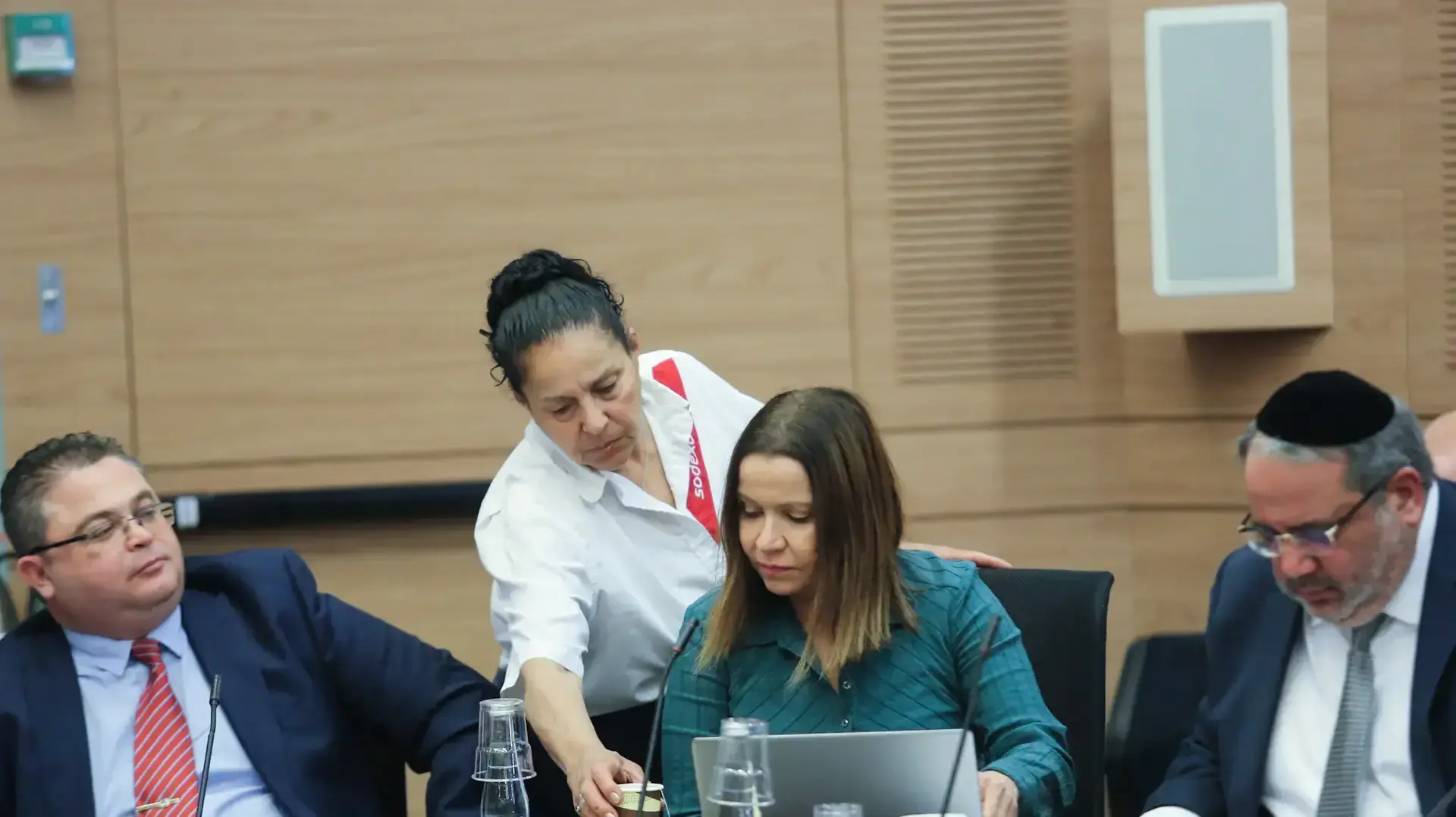 דיון על הדרת עובדות הקבלן מהאירוע לרגל יום האישה בכנסת, וועדת הכנסת. פברואר 2017