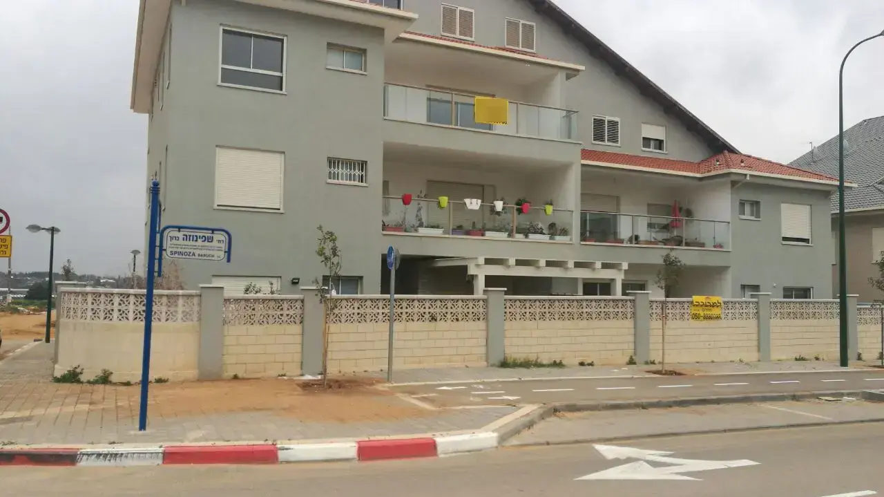 הבית בו אירע רצח שני נערים, נתניה. פברואר 2017 הבית בו אירע רצח שני נערים, נתניה. פברואר 2017