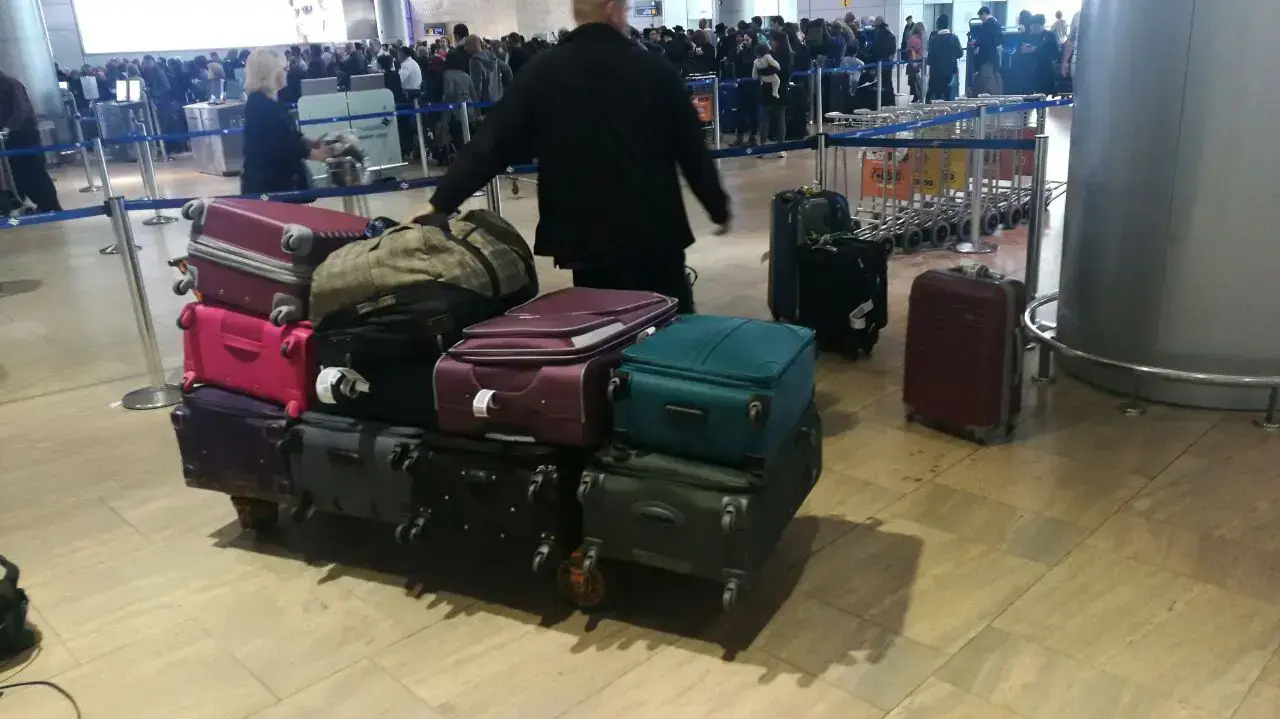 עומס בנמל התעופה בן גוריון עקב תקלה במערכת הבידוק. 2 במרץ 2017 עומס בנמל התעופה בן גוריון עקב תקלה במערכת הבידוק. 2 במרץ 2017