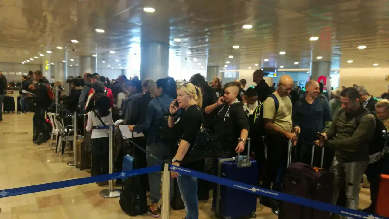 עומס בנמל התעופה בן גוריון עקב תקלה במערכת הבידוק. 2 במרץ 2017 עומס בנמל התעופה בן גוריון עקב תקלה במערכת הבידוק. 2 במרץ 2017