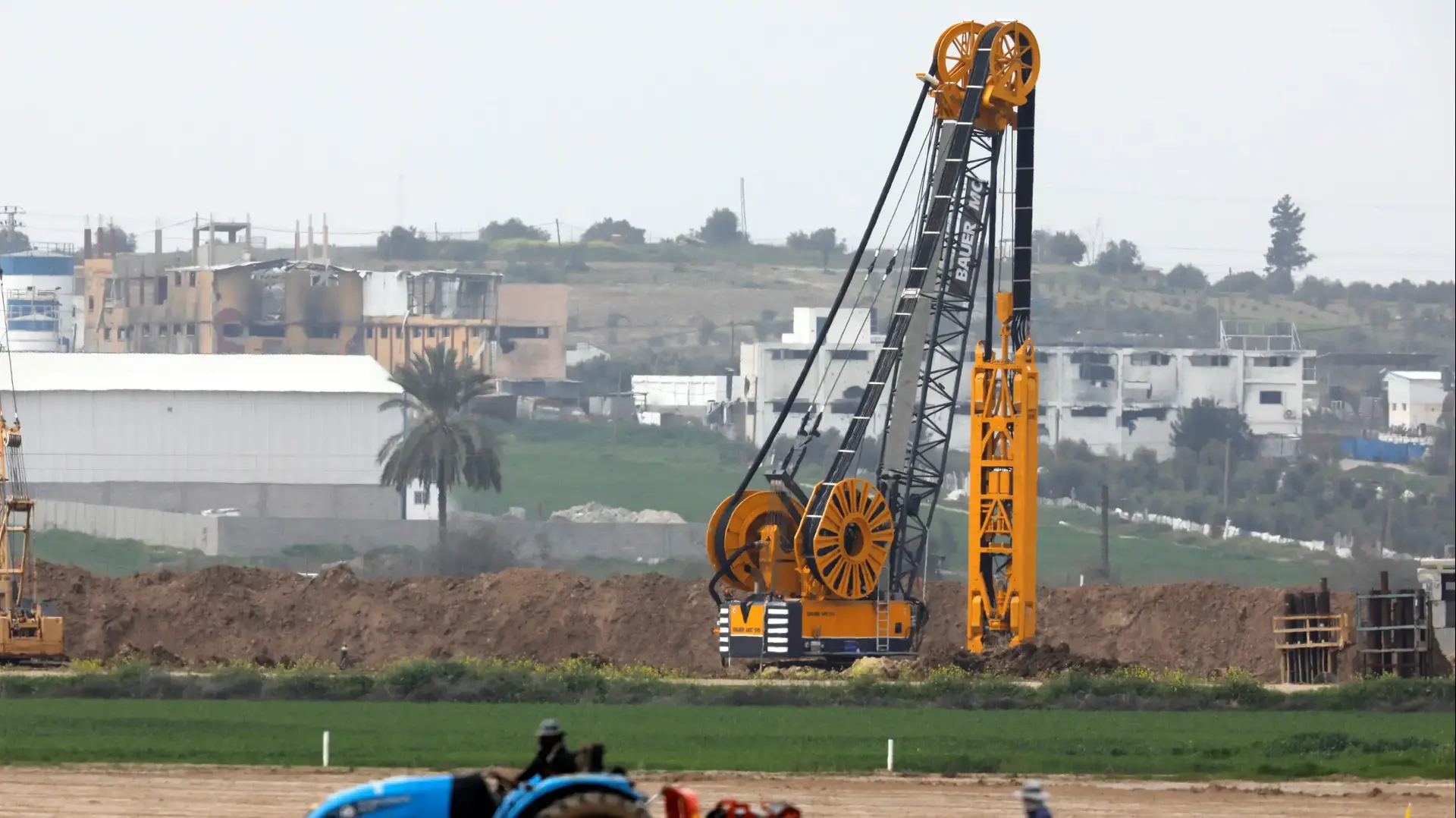 עבודות הנדסיות של צה"ל בגבול רצועת עזה, סמוך לכפר עזה, 28 בפברואר 2017 עבודות הנדסיות של צה"ל בגבול רצועת עזה, סמוך לכפר עזה, 28 בפברואר 2017