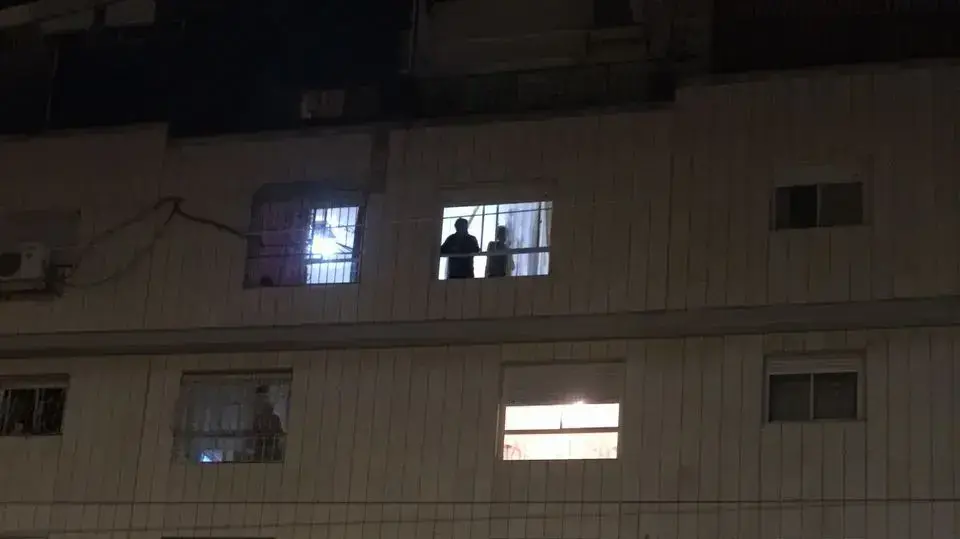 אמבולנס בזירת קטטה בלוד בה נרצח איש כבן 50 , 5 במרץ 2017 אמבולנס בזירת קטטה בלוד בה נרצח איש כבן 50 , 5 במרץ 2017