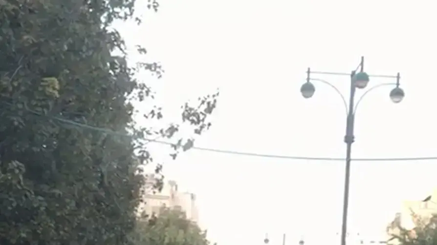 מעבר חציה בבני ברק מופרד על ידי מעקה ומסכן את הציבור, מרץ 2017 מעבר חציה בבני ברק מופרד על ידי מעקה ומסכן את הציבור, מרץ 2017