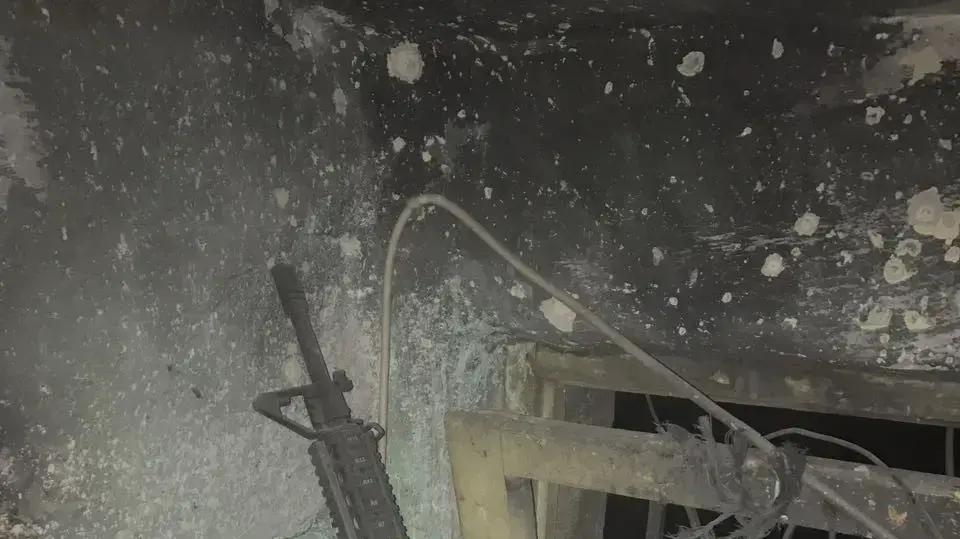 רובים שנתפסו בבית מבוקש ברמאללה שנהרג מירי כוח צה"ל, 6 במרץ 2017 רובים שנתפסו בבית מבוקש ברמאללה שנהרג מירי כוח צה"ל, 6 במרץ 2017