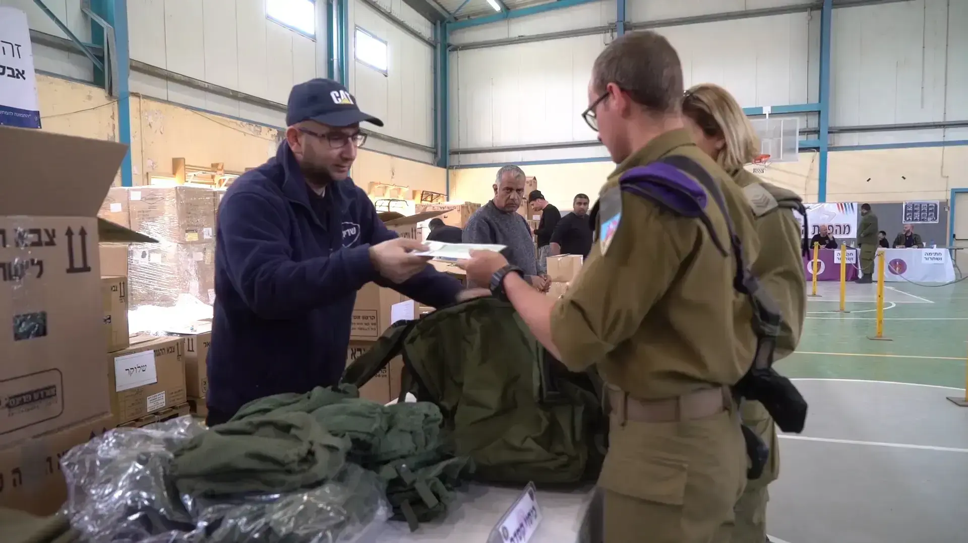 ראש אגף הטכנולוגיה והלוגיסטיקה בצה"ל הודיע כי יילחם בתופעת התרומות לרכש ציוד אישי וקרבי