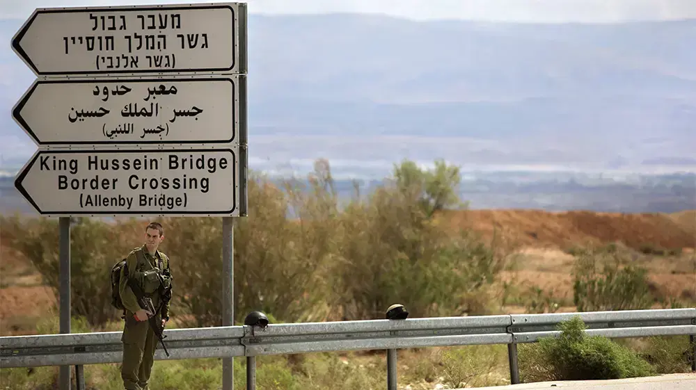 חייל ליד מעבר אלנבי, מרץ 2014 חייל ליד מעבר אלנבי, מרץ 2014