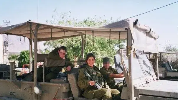 לורן דגן-עמוס, לוחמת קרקל