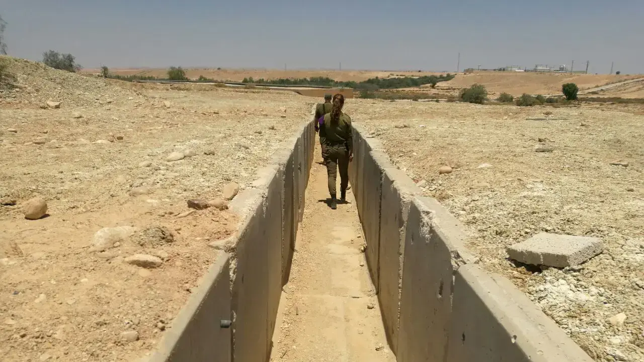 מבנה ללא חיילים סמוך לבא"ח גבעתי, מרץ 2017 מבנה ללא חיילים סמוך לבא"ח גבעתי, מרץ 2017