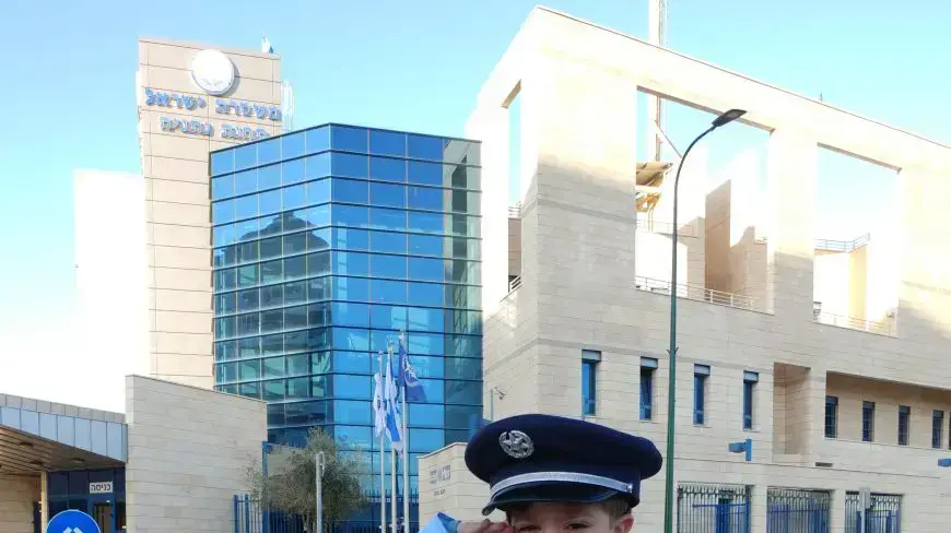 מפקד תחנת משטרת נתניה וסגנו ערכו סיור ל"שוטרים" מחופשים, 10 במרץ 2017