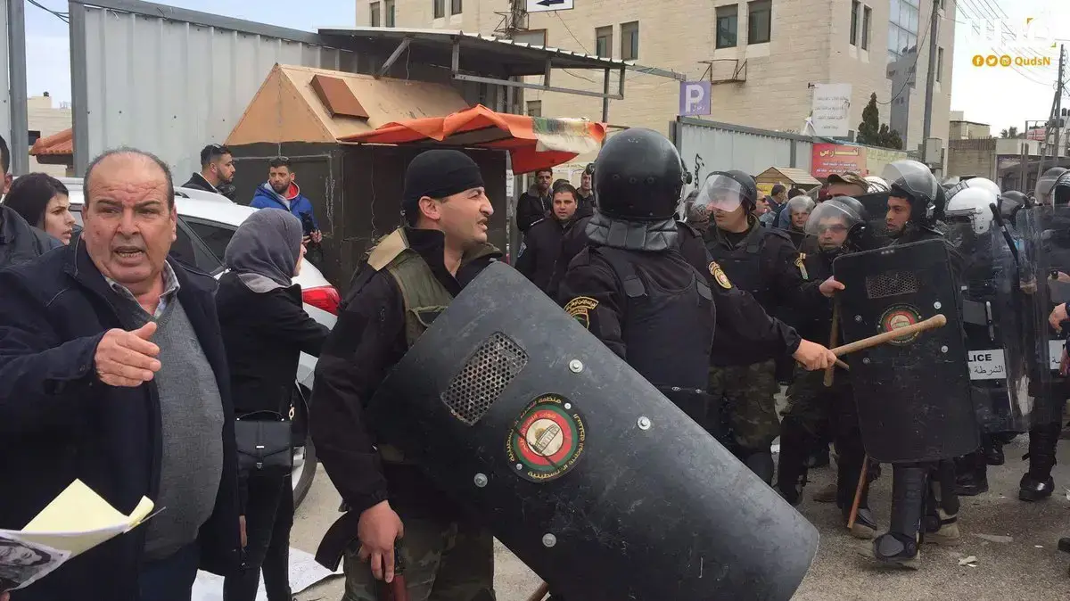 עימותים מחוץ לבית המשפט באל-בירה, רמאללה, 12 במרץ 2017 עימותים מחוץ לבית המשפט באל-בירה, רמאללה, 12 במרץ 2017
