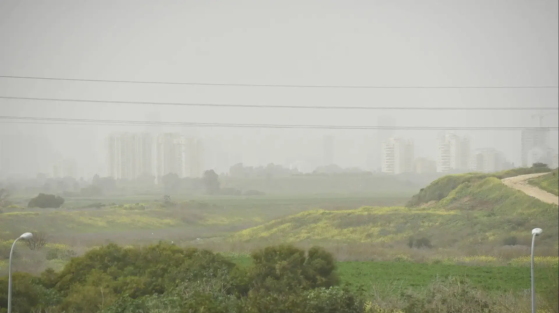 אובך בכביש גהה. מרץ 2017 אובך בכביש גהה. מרץ 2017