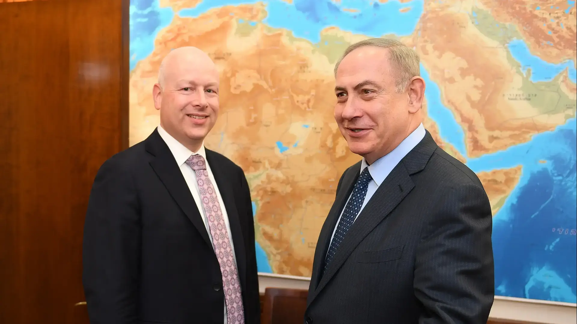 ראש הממשלה בנימין נתניהו ושליח ממשל טראמפ למזרח התיכון ג'ייסון גרינבלט. ירושלים, 13 במרץ 2017 ראש הממשלה בנימין נתניהו ושליח ממשל טראמפ למזרח התיכון ג'ייסון גרינבלט. ירושלים, 13 במרץ 2017