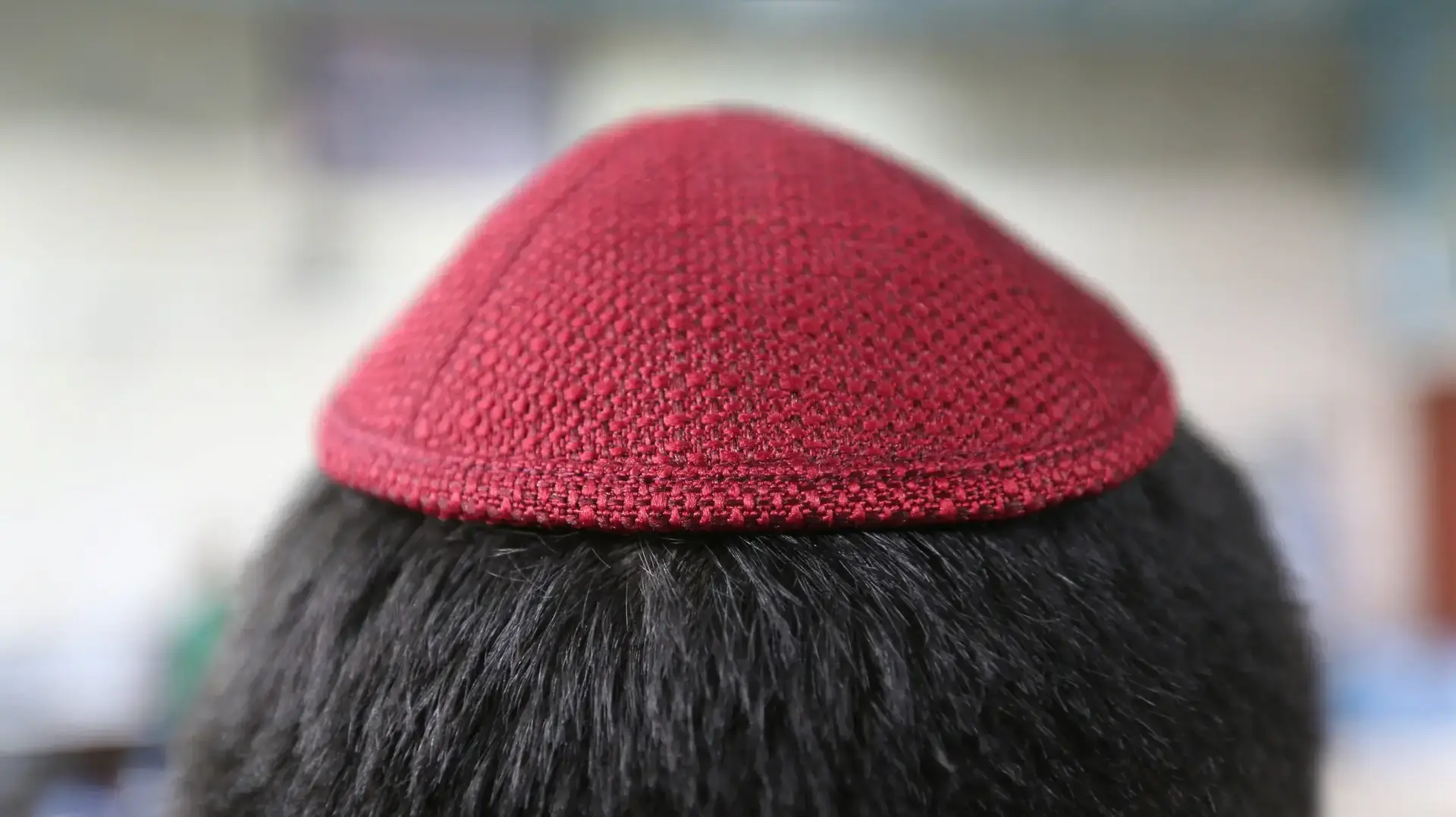 מפעל ברצועת עזה תופר כיפות ליהודים בישראל, מרץ 2017 מפעל ברצועת עזה תופר כיפות ליהודים בישראל, מרץ 2017