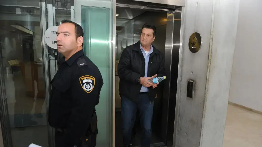 אבי רודרמן, מנהל ובעל בית האבות "כיפת הזהב" בהארכת מעצרו בחשד להתעללות בקשישים, בית משפט השלום חיפה. 14 במרץ 2017 אבי רודרמן, מנהל ובעל בית האבות "כיפת הזהב" בהארכת מעצרו בחשד להתעללות בקשישים, בית משפט השלום חיפה. 14 במרץ 2017