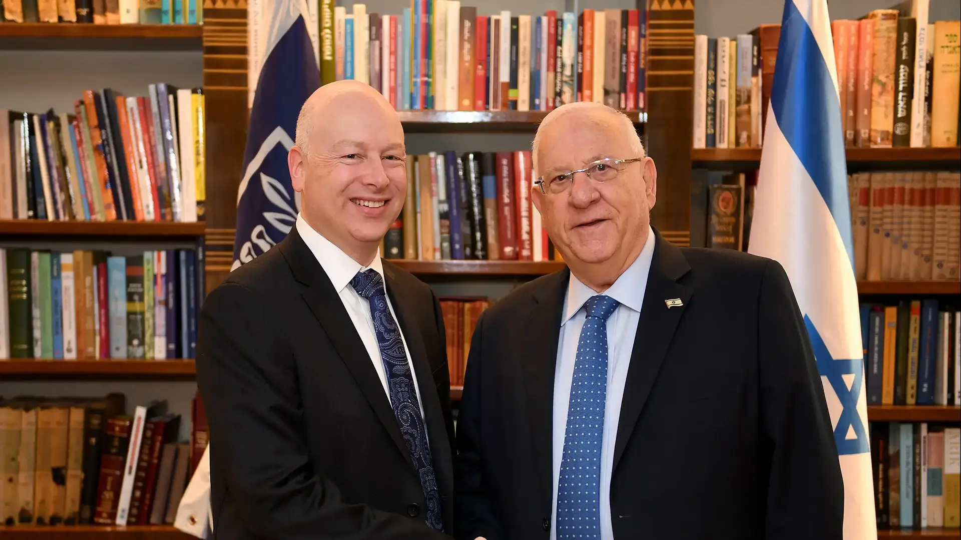 נשיא המדינה ראובן ריבלין ושליח ממשל טראמפ למזרח התיכון ג'ייסון גרינבלט. בית הנשיא, 15 במרץ 2017 נשיא המדינה ראובן ריבלין ושליח ממשל טראמפ למזרח התיכון ג'ייסון גרינבלט. בית הנשיא, 15 במרץ 2017