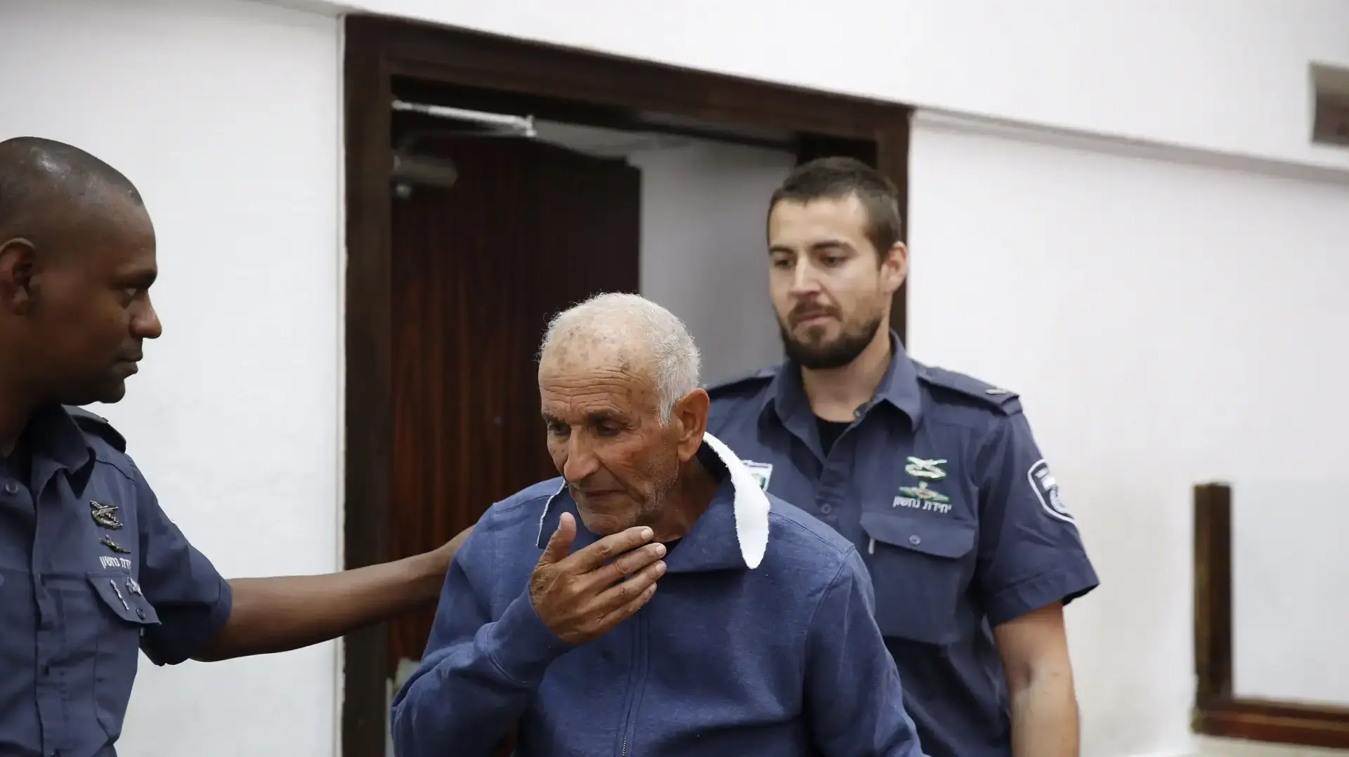 הארכת מעצר אשר פרג' החשוד בהצתת האחות טובה קררו, בית משפט השלום תל אביב. 15 במרץ 2017 הארכת מעצר אשר פרג' החשוד בהצתת האחות טובה קררו, בית משפט השלום תל אביב. 15 במרץ 2017