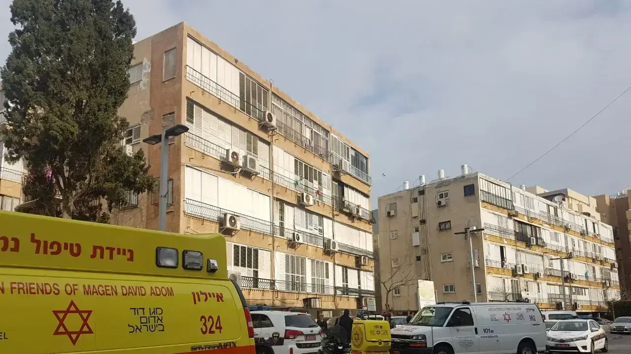 זירת שוד אלים ברחוב הרצל, בת ים, 17 במרץ 2017 זירת שוד אלים ברחוב הרצל, בת ים, 17 במרץ 2017