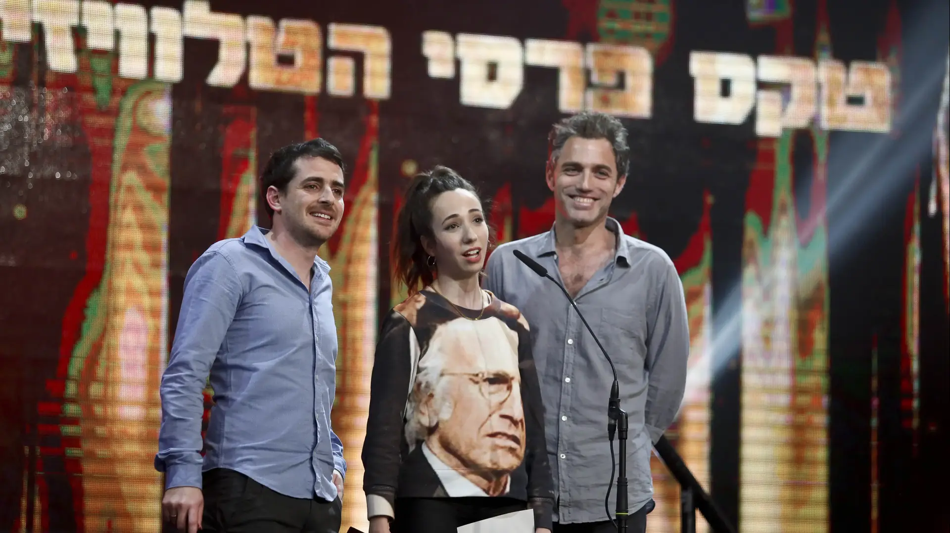 דינה סנדרסון, עפר סקר ויובל שפרמן זוכים בפרס סדרת הדרמה הטובה ביותר עבור הסדרה שיצרו, "אורי ואלה", בטקס פרסי הטלוויזיה דינה סנדרסון, עפר סקר ויובל שפרמן זוכים בפרס סדרת הדרמה הטובה ביותר עבור הסדרה שיצרו, "אורי ואלה", בטקס פרסי הטלוויזיה