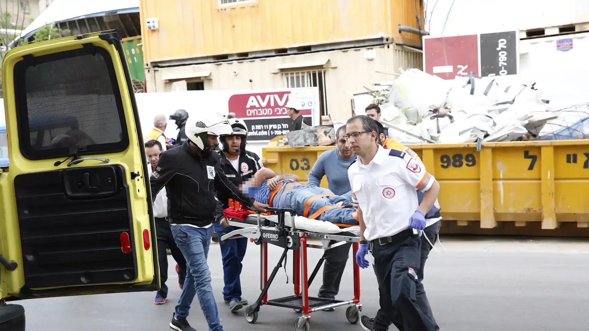מנוף שקרס על בניין מגורים ברחוב הירדן רמת גן, 19 במרץ 2017 מנוף שקרס על בניין מגורים ברחוב הירדן רמת גן, 19 במרץ 2017