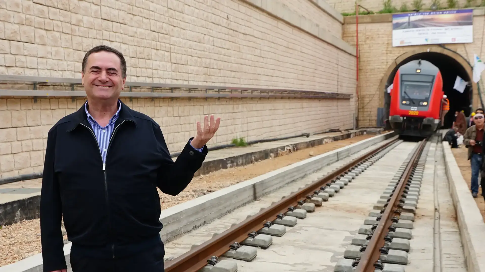 שר התחבורה ישראל כץ בחניכת קו רכבת כרמיאל תל אביב, מרץ 2017 שר התחבורה ישראל כץ בחניכת קו רכבת כרמיאל תל אביב, מרץ 2017