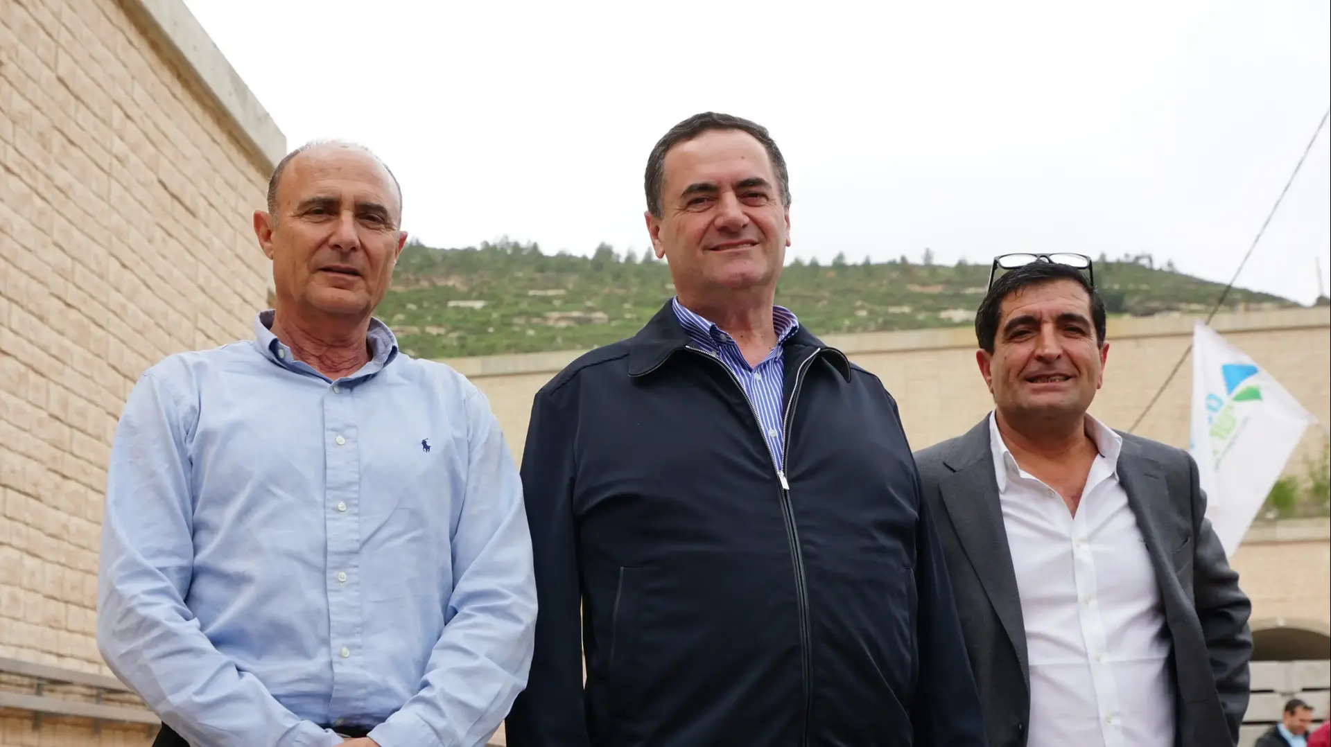 מנכ"ל נתיבי ישראל ניסים פרץ, שר התחבורה ישראל כץ ומנכ"ל רכבת ישראל שחר איילון בטקס חניכת קו כרמיאל תל אבב. אחיהוד 21 במרץ 2017 מנכ"ל נתיבי ישראל ניסים פרץ, שר התחבורה ישראל כץ ומנכ"ל רכבת ישראל שחר איילון בטקס חניכת קו כרמיאל תל אבב. אחיהוד 21 במרץ 2017