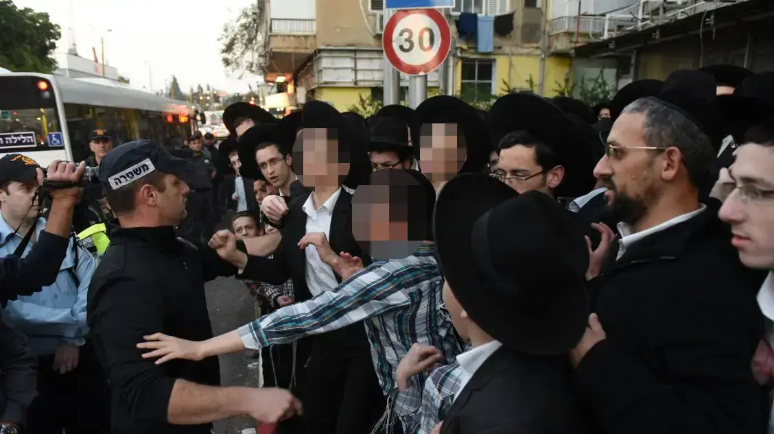 הפגנת חרדים נגד גיוס לצה"ל ומעצר עריקים, בני ברק. מרץ 2017 הפגנת חרדים נגד גיוס לצה"ל ומעצר עריקים, בני ברק. מרץ 2017